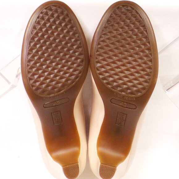 A2 HEELREST by AEROSOLES 6M REDWOOD nude-beige faux-pat.-leather mid-heel pumps - Picture 14 of 15